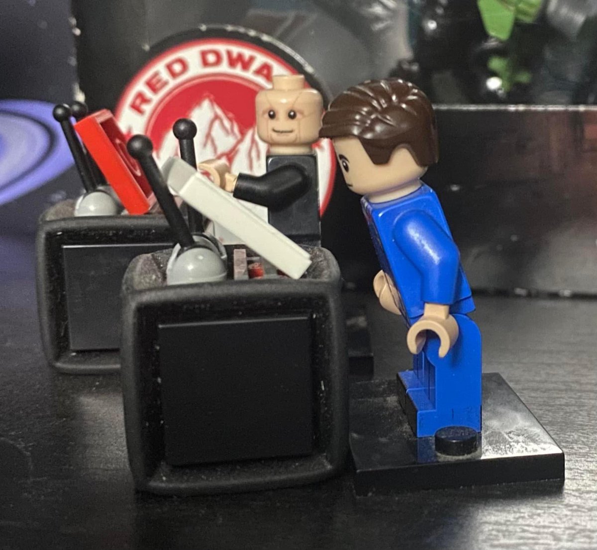 kezzlebob's tweet photo. Rimmer: Step up to Red Alert.

Kryten: Sir, are you absolutely sure? It does mean changing the bulb.

#reddwarfstatusday #reddwarf36 #reddwarf https://t.co/F5bOMjEn5y
