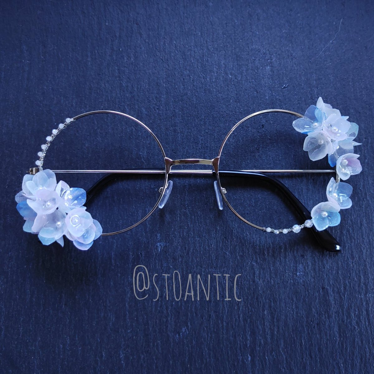 st0antic's tweet image. #欲望はぜんぶ口に出したほうが仕事につながる
🌸花眼鏡の男女の写真が山ほど欲しい。
🌸プロの現場に花眼鏡が行ったらそれはとても凄いな。
🌸和紙がもっと話題になったら一番いいな。
和紙屋さんに色んなお仕事がいっぱい来ればいいと思う。
あと私は眼鏡男女の写真がたくさん欲しい(2度言う)