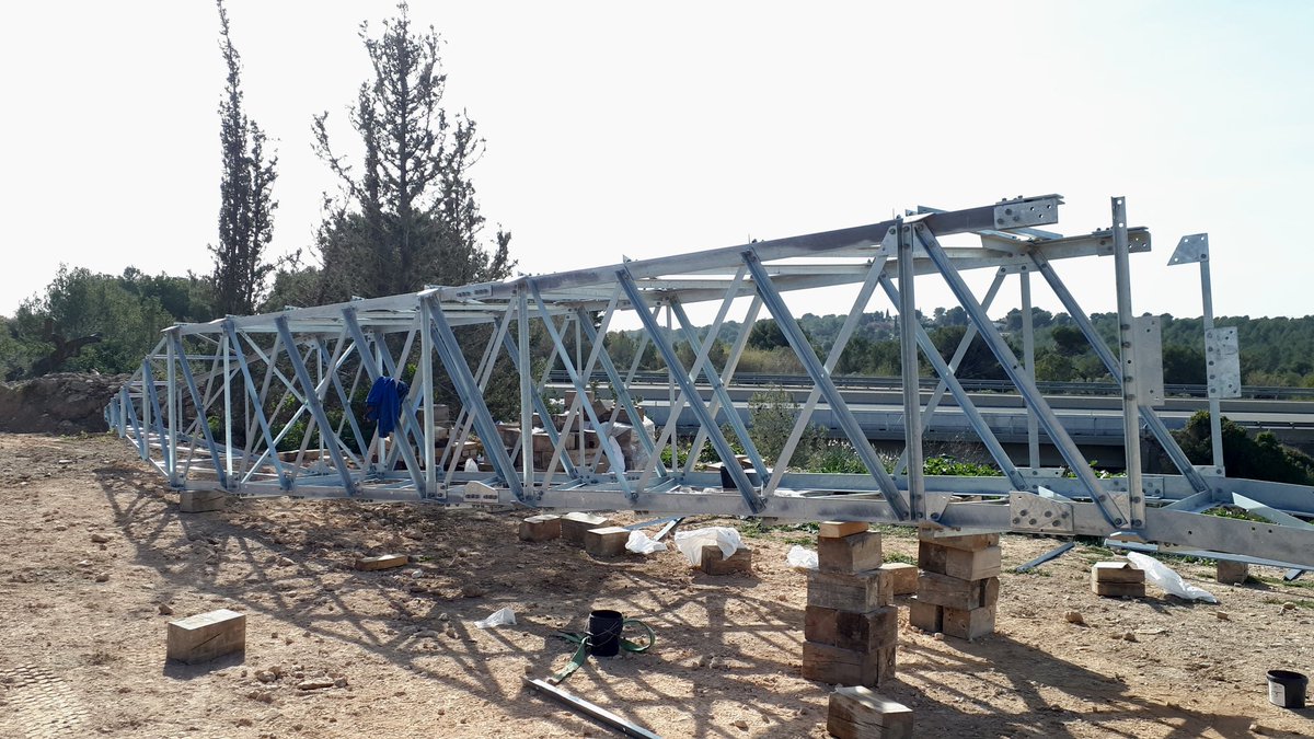 ajrodadebera's tweet photo. ⚡️Comença el trasllat de les torres elèctriques fora de les zones poblades de #RodadeBerà i de #Creixell.
S’han iniciat els primers treballs del projecte.
➕ info: https://t.co/2ImpVso3A4
#RdBtestimo #TorresElèctriques https://t.co/i2L5rdrnHy