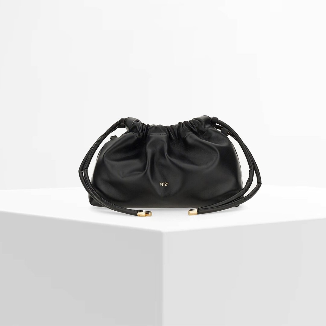 FORZIERI_COM's tweet photo. Meet your new obsession: the N°21 'Eva' bag. ✨ 
https://t.co/36OqQzHcyn https://t.co/vDv4qfCKMt