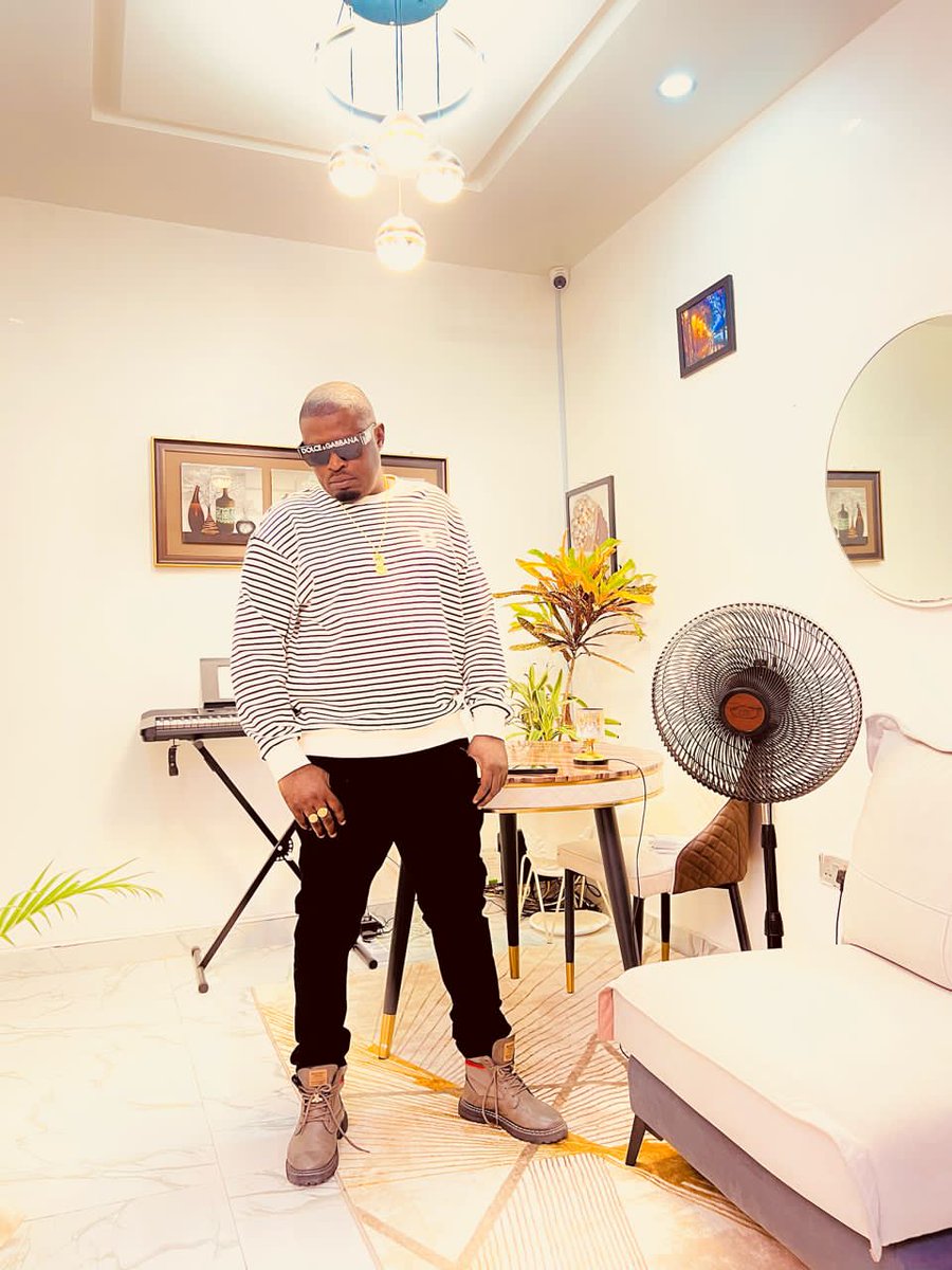 AfricaFactsZone's tweet photo. AFZ Music Personality of the Day

Afrobeats Record Label Executive and Artiste, SammyBiker celebrates his birthday today.

He founded his label, Sam@150 Entertainment in 2020. https://t.co/5VHblZn3F6
