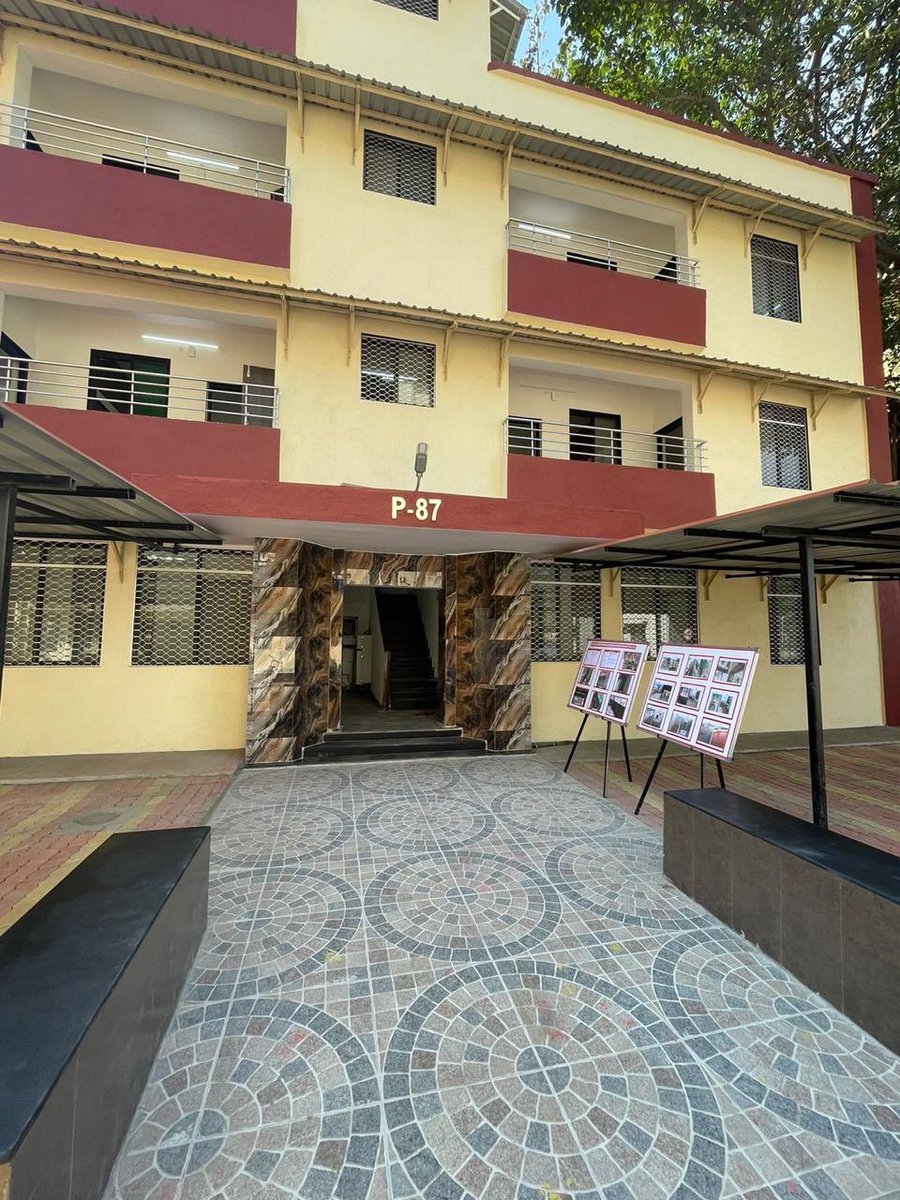 Lt Gen H S Kahlon, GOC MG&G Area, inaugurated 7 troop accommodations at #Colaba Military Station & 5 classrooms, Assembly Hall & Multipurpose Hall at Army Pre Primary School. A commendable step towards improving living & educational facilities for our troops & children #WeCare