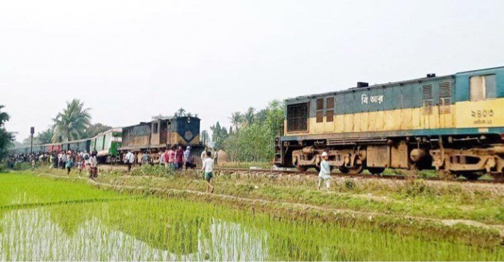 বগি লাইনচ্যুত, জামালপুর-ময়মনসিংহ রুটে ট্রেন চলাচল বন্ধ