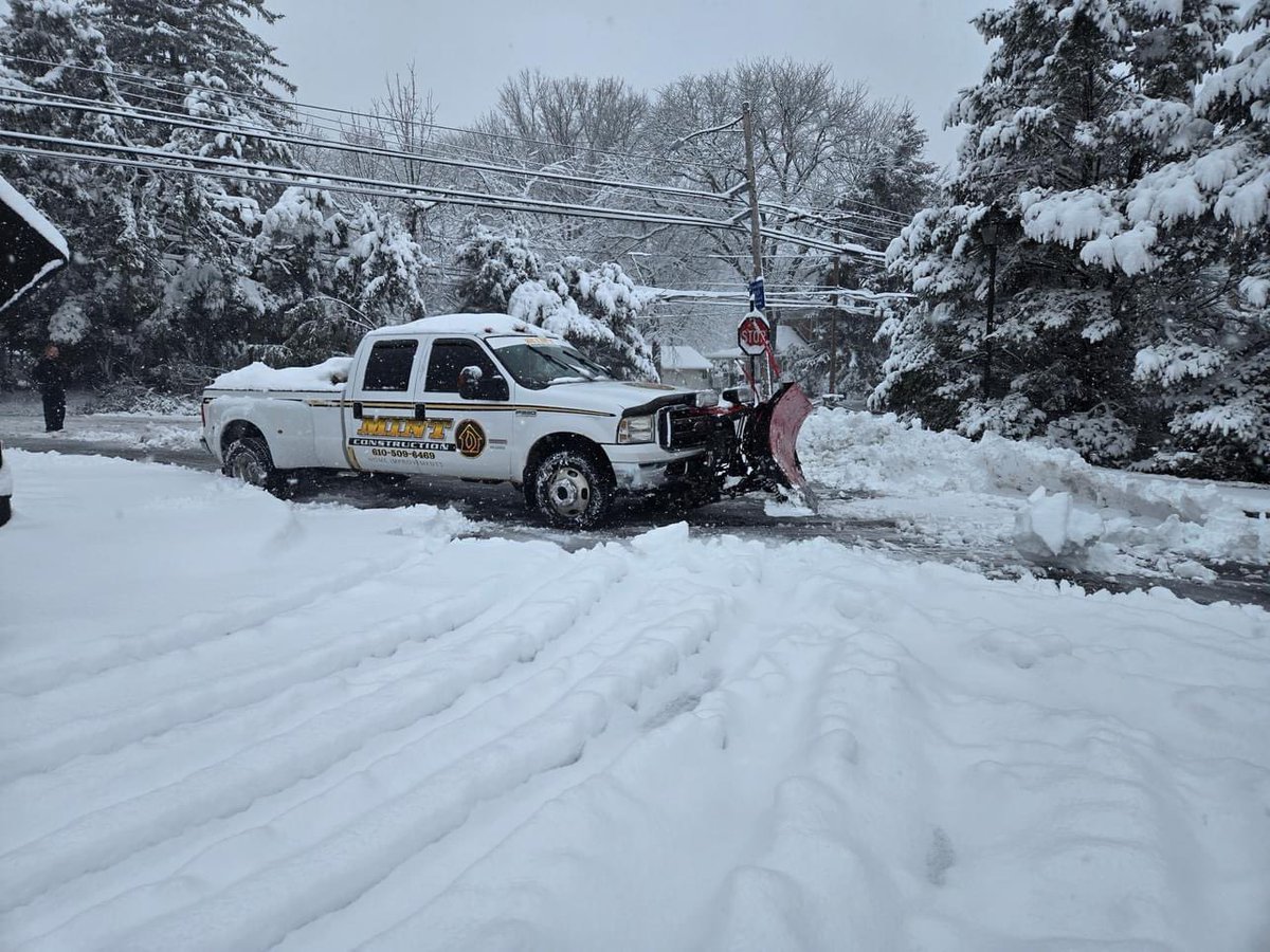 Today we'd like to take a moment to thank Patrice from Mint Construction for her assistance this past Tuesday during the snow storm. Patrice was able to plow a portion of the roadway so our officers could move a large tree from the 3100 block of Linden St. Great job all!