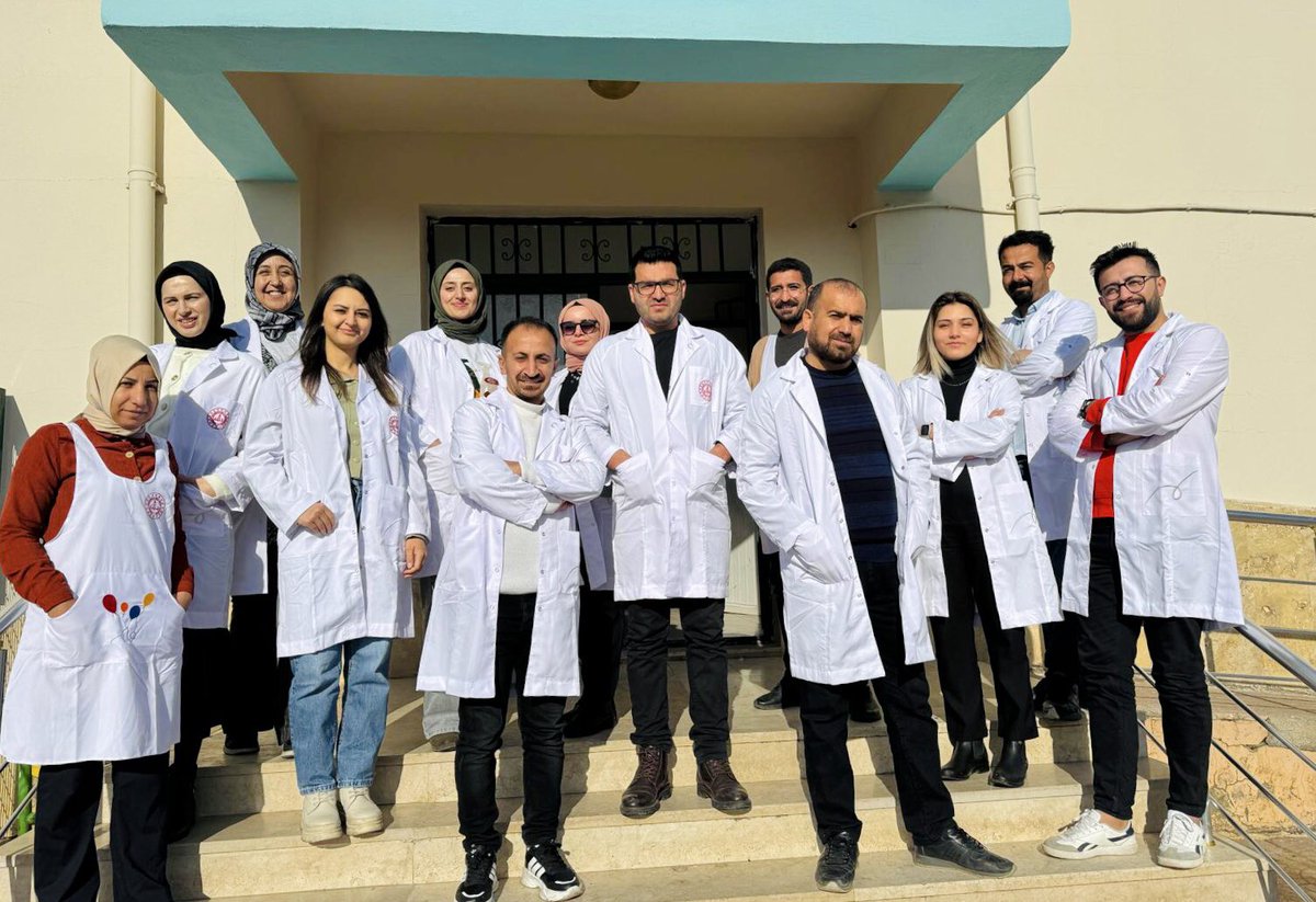 Çizmeli İlk/Ortaokulu olarak “Mesleki temsil ve öğrencilere rol model olma” bakımından önlük giyme uygulamasına geçmiş bulunmaktayız. Milli Eğitim Bakanlığına teşekkür ederiz.💐 <a href="/tcmeb/">Millî Eğitim Bakanlığı</a> <a href="/Yusuf__Tekin/">Yusuf Tekin</a> <a href="/eruh_kaymakam/">TC Eruh Kaymakamlığı</a> <a href="/mem_siirt/">Siirt İl Millî Eğitim Müdürlüğü</a> <a href="/SiirtValiligi/">Siirt Valiliği</a> <a href="/Dr_KemalKzlkaya/">Dr. Kemal KIZILKAYA</a>