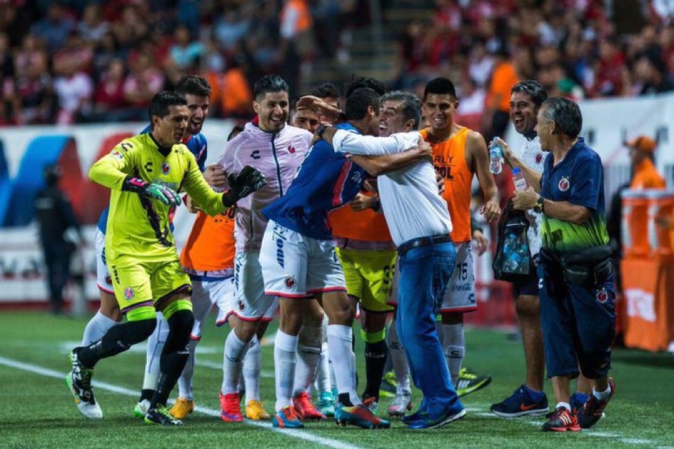 Carlos8Reinoso's tweet photo. Te recordaré siempre Mijito ⚽️fuiste un chavo extraordinario 😘siempre alegre ⚽️así te recordare Pumita 😘 https://t.co/DvRIEykXDs