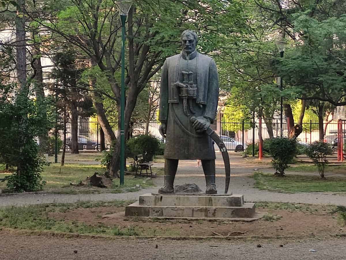 PeterDraskovic's tweet photo. Да није било Првог српског устанка, не би било ни онаквог Горског вијенца. 

P.S. На фотографији је споменик вожду Ђорђу Петровићу у Подгорици, а који се налази у Карађорђевом парку. https://t.co/PkaIeaZIFL