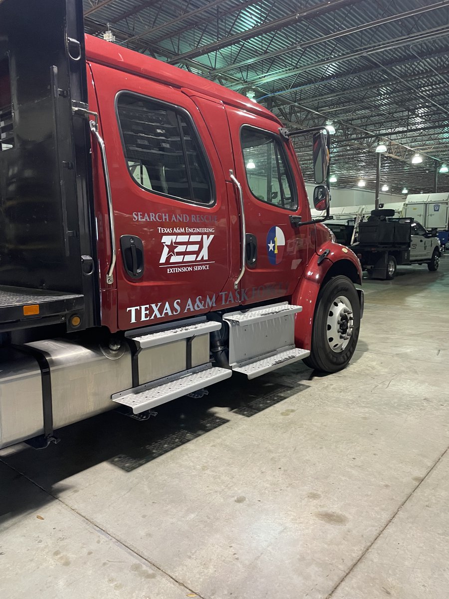FirstLook360's tweet photo. Some instruction and updating at @txtf1. Always great to visit our customers.  Thank you TX-TF1 for allowing the visit.
#texastaskforce1 #USAR @urbansearchandrescue #heavyrescue #rescue #FL360 #FirstLook360 #searchcamera #searchcam https://t.co/YWSJ3RQusY