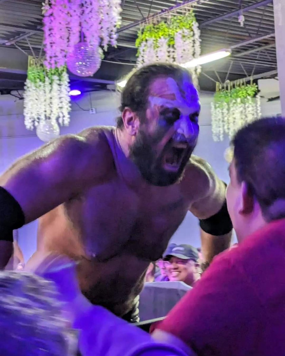 pillars_destiny's tweet photo. After crushing #Skulls, #ThePillars always take time to #Celebrate with their #Fans
#PillarsOfDestiny #ThePillarsShallNeverFall #CWC #RCW #HeadsWillRoll π #OblivionAwaits #MountianMen #TagTeam #Colorado #Texas #Selfies #AEW #WWE #TikTok #Savages #ProWrestling #StayOnTheTrails https://t.co/tY3lub68pf