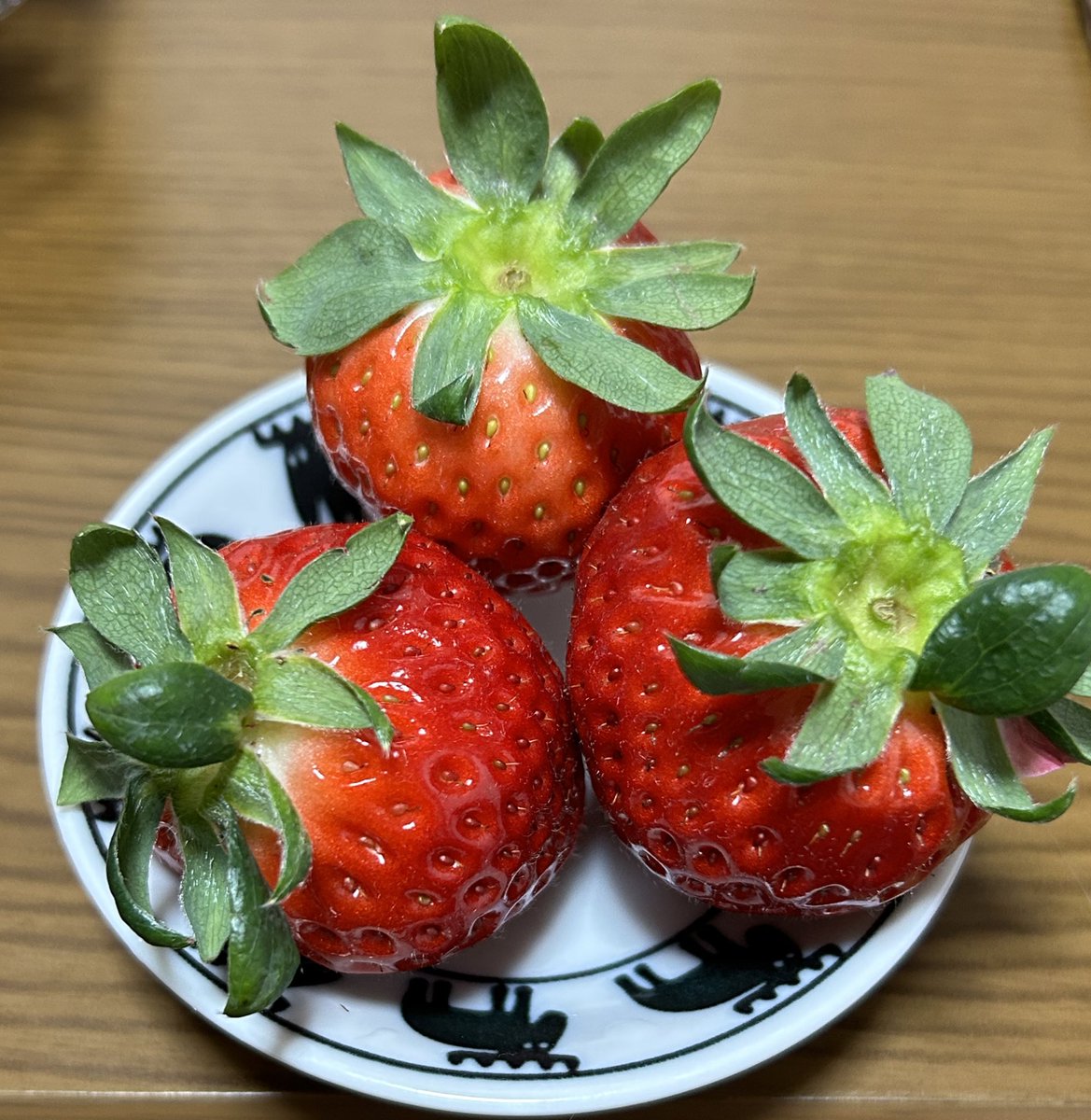 埼玉のいちごあまりんです🍓 なかなか手に入らず３日目にゲット 美味でした 母の誤嚥問題 父のケアプラン問題 そして弟の突然の入院 なかなか清須に戻れません でもいちご食べて頑張ります #あまりん