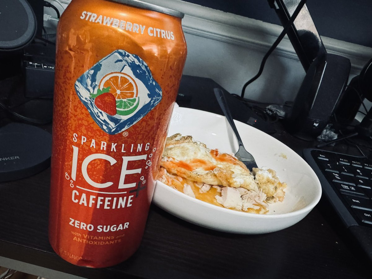 caffeinatedlds's tweet photo. What a wake up! @sparklingice #StrawberryCitrus and an #EggWhite #Omelette the #PDR and #Breakfast of champions and the #Diabetic 🤙 https://t.co/hr4cJfVC3D