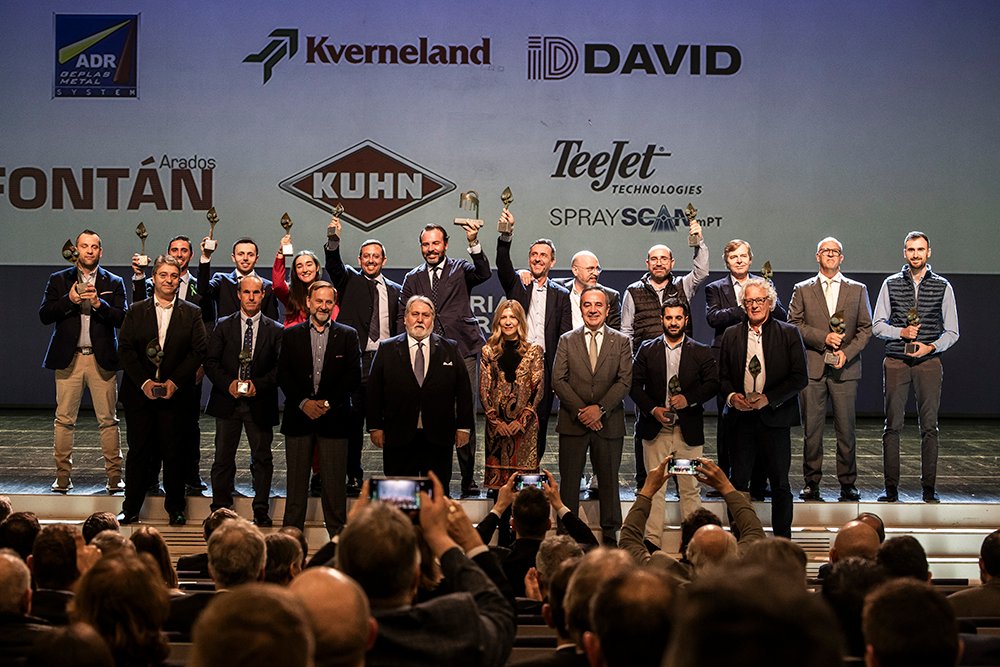 El Auditorio del Palacio de Congresos de Zaragoza fue ayer testigo de la entrega de las distinciones reconocidas por el jurado evaluador en el Concurso de Novedades Técnicas y la cuarta edición del Premio Excelencia.

Más información ➡️ bit.ly/3wcTUFc

#FIMA2024