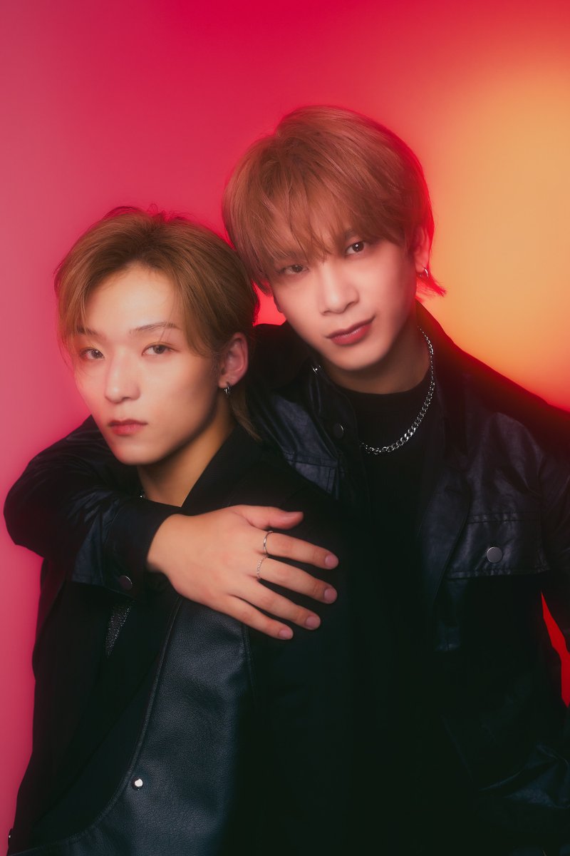 qj_web's tweet photo. #OWV #本田康祐 × #OCTPATH #古瀬直輝
2月20日発売の『クイック・ジャパン』vol.170で対談掲載✨

QJWebでは本誌とは異なる切り口でのインタビューを掲載予定！
先行で1枚だけツーショット写真を大公開📸

ぜひ @qj_web をフォローしてお待ちください🙏

#OWV_BREMEN 
#OCTPATH_OCTAVE https://t.co/CgvsQ0G9PV