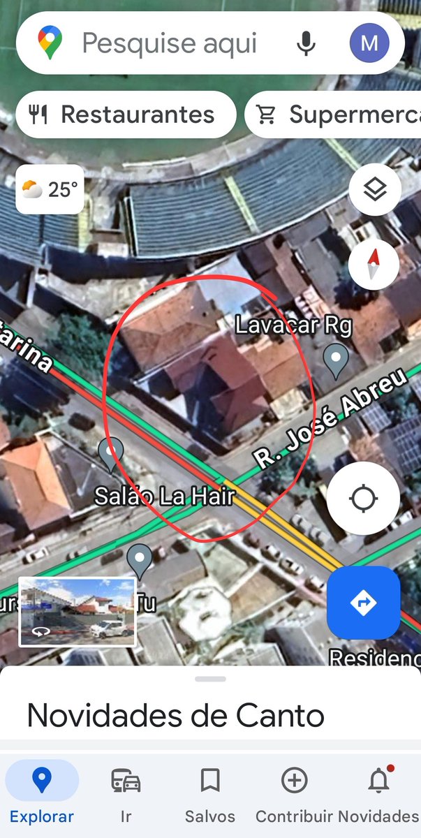Sábado tem Figueirense X Avaí e esse entulho aí está na esquina da av. Santa Catarina com  rua José de Abreu, que liga a Av com a Rua Humaita. É um corredor que liga o setor visitante com um dos portões principais da torcida local. Receita pra dar merda.