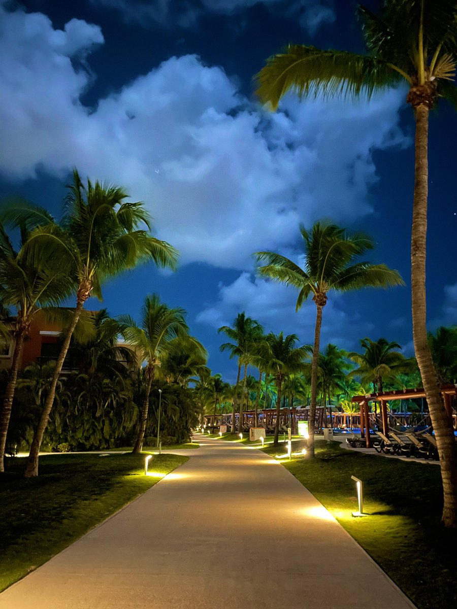 3rnestoRamirez's tweet photo. @twpostx Cancun de mi amor 😍 https://t.co/TloXZ9NIah