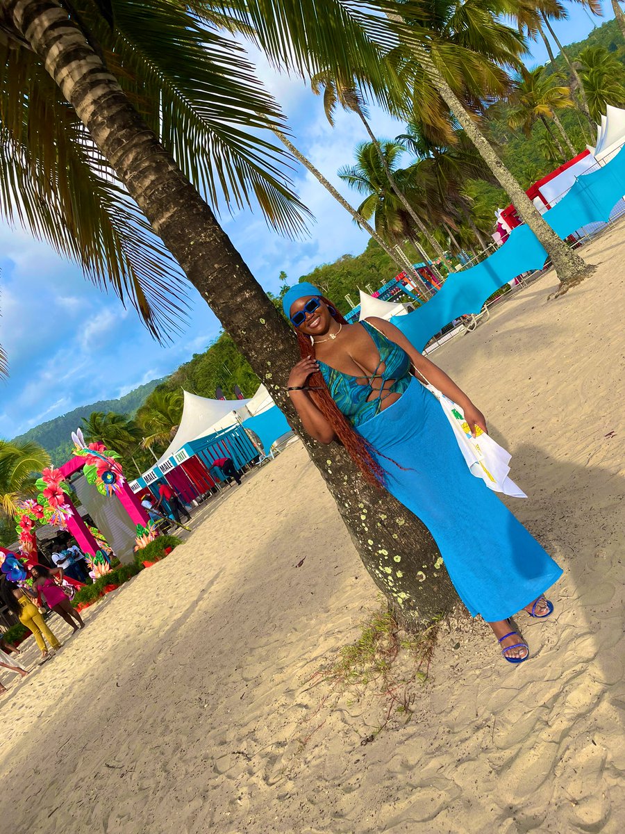 JustLIA_'s tweet photo. #AMBeach π https://t.co/GfOHZDSnym
