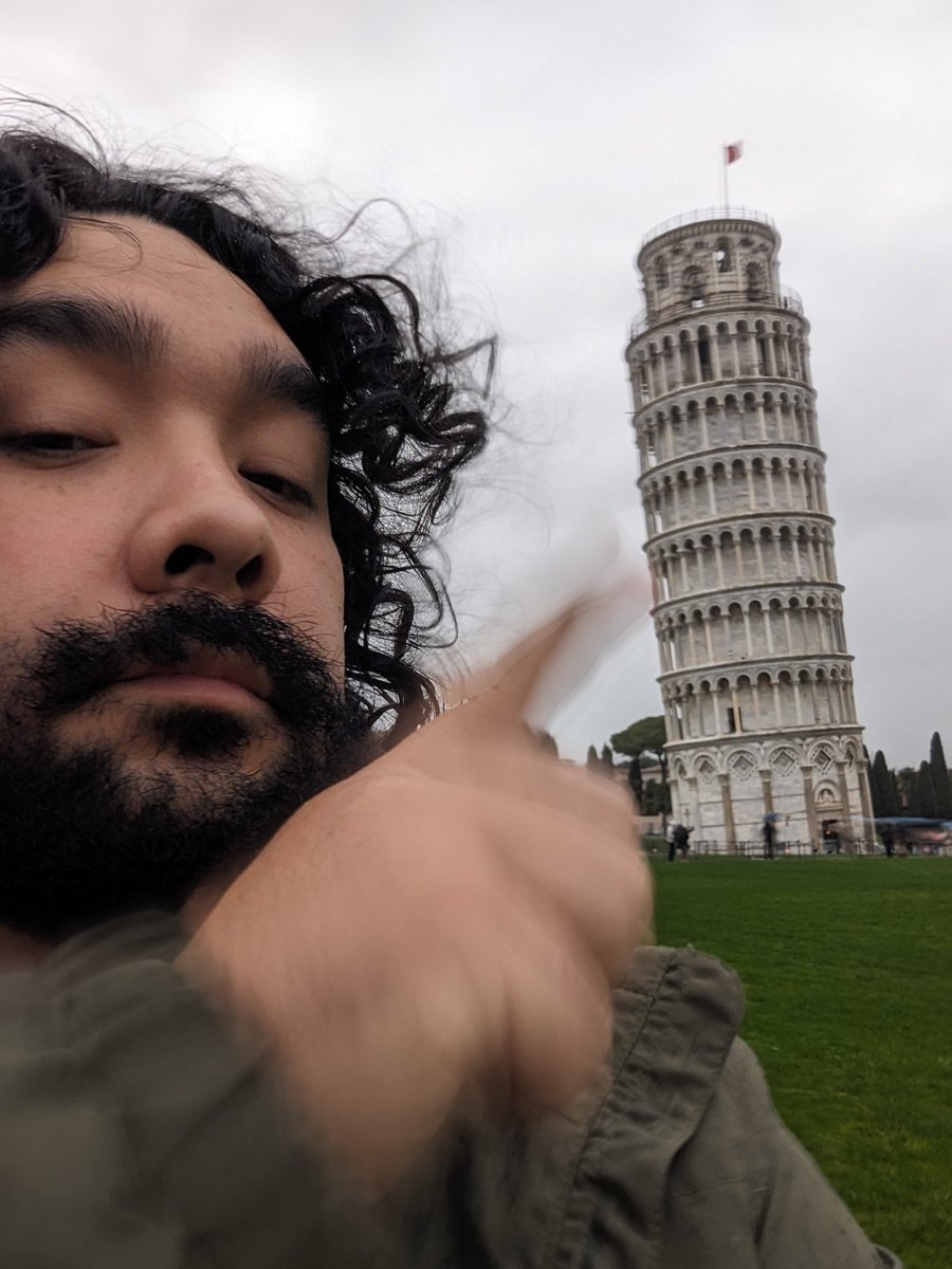 EdwardGlnn's tweet photo. Sacudiendo Italianos #Pisa #Italia https://t.co/NPT6KNiRyP