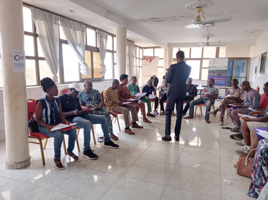 FLLBenin's tweet photo. JOUR 1 de la Formation des Formateurs.trices : Présentation des participants, pré-test, présentation de la @LeoLagrange, et présentation du projet TO KPLON NOU,  des objectifs de formation ; réactions des participants et  collecte de leurs attentes. 🥰
@AFD_France x @gouvbenin https://t.co/IdcpO1Fa9W