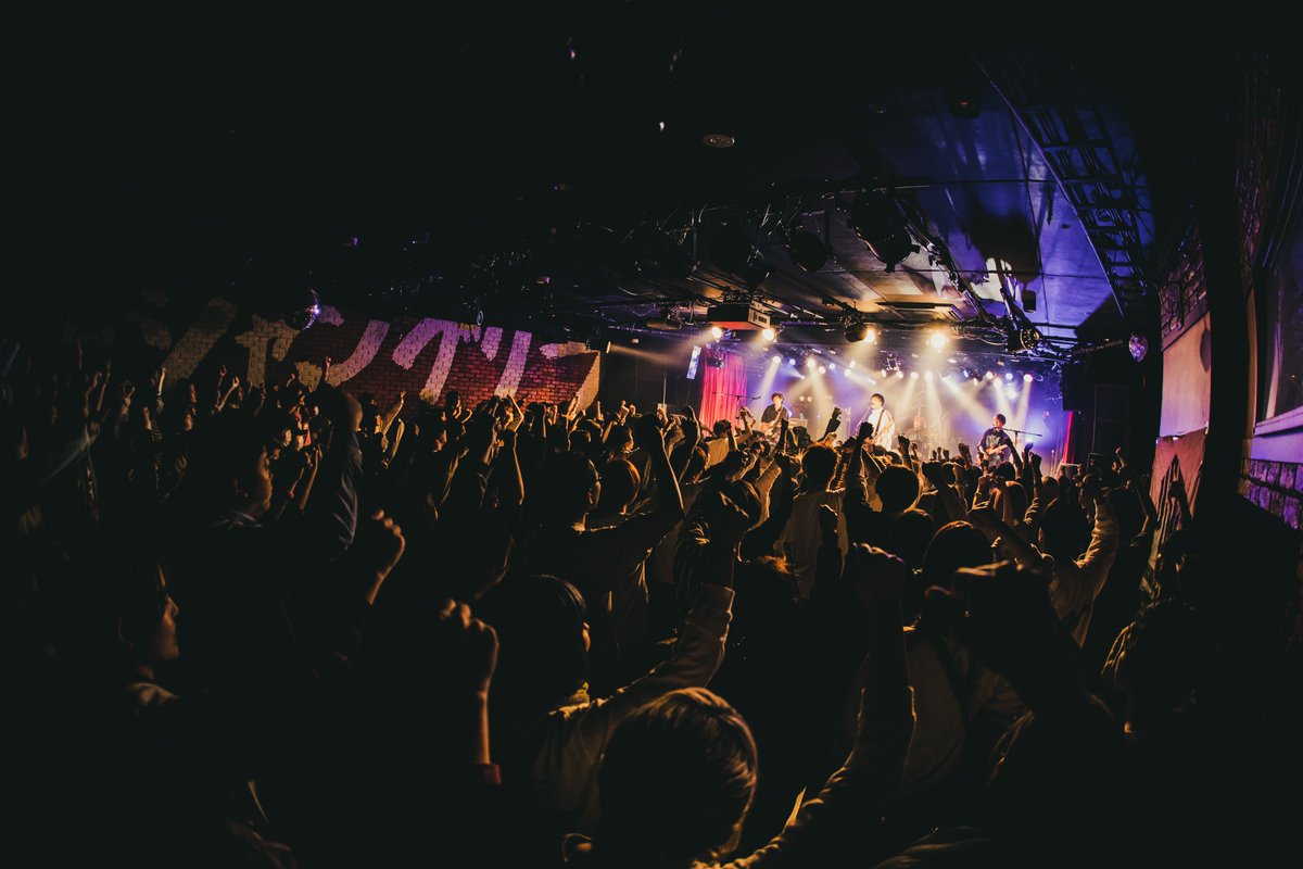 VSC_official's tweet photo. 【THANX SHANGRI-LA】

2024.2.15 下北沢シャングリラ
「500人で作り上げる500円ワンマンライブ」

満員御礼❤️‍🔥
最高の夜を共に作ってくださり
ありがとうございました!!

今後ともVOI SQUARE CATと
Ayataの今後の人生を
応援よろしくお願いいたします！

Photo by @mnmy_0073 
#VOISQUARECAT #ぼいすく https://t.co/oLlvllO0UP