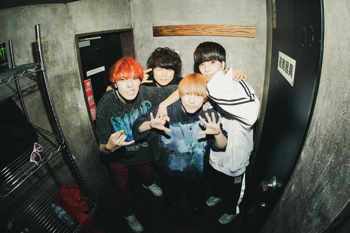 VSC_official's tweet photo. 【THANX SHANGRI-LA】

2024.2.15 下北沢シャングリラ
「500人で作り上げる500円ワンマンライブ」

満員御礼❤️‍🔥
最高の夜を共に作ってくださり
ありがとうございました!!

今後ともVOI SQUARE CATと
Ayataの今後の人生を
応援よろしくお願いいたします！

Photo by @mnmy_0073 
#VOISQUARECAT #ぼいすく https://t.co/oLlvllO0UP
