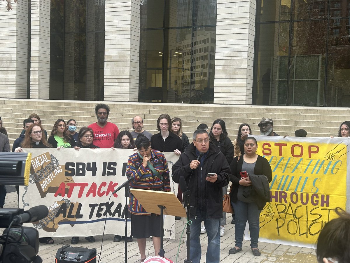 Today, I am proud to join advocates from across Texas standing up against the SB4 in federal court. SB4 has the potential to turn every police officer in Texas in an immigration enforcer. Speakers include Pastor Julio Vasquez from Iglesia Luterana San Lucas in Eagle Pass.