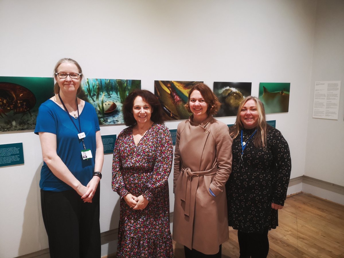 Lovely to speak to Julie Elliott MP today, to share our exciting plans for Culture Start and our upcoming exhibitions and activities across our venues. While visiting @SundMuseum, @JulieElliottMP explored our Young Wildlife Photographer Exhibition.