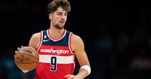 Deni Avdija w/ 43pts &amp; 15rebs last night:

He’s a physical mismatch against almost anyone. Too quick for forwards and too strong for guards

The 3pt shot is falling &amp; he’s killing closeouts. He’s hunting contact &amp; finishing

His confidence is evolving &amp; the sky is the limit 🌟