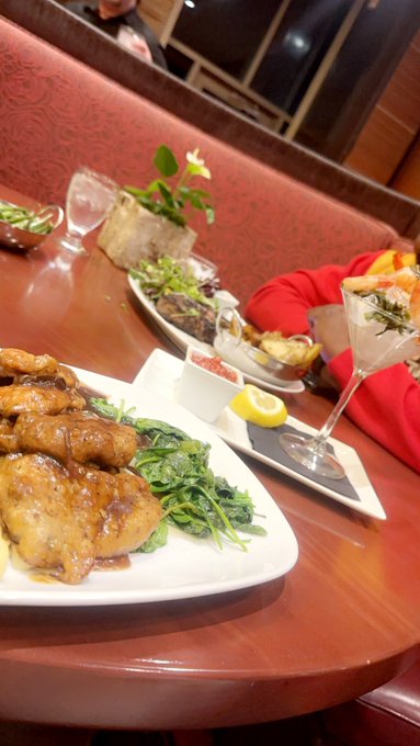 My nigga talking shit about posting only his arm and literally got videos with his dick in my mouth,pussy