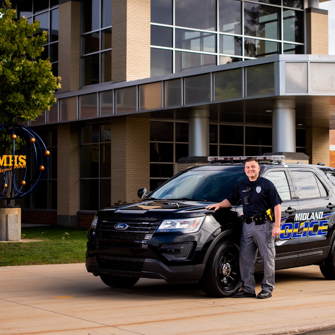 MidlandPS's tweet image. In honor of School Resource Officer Appreciation Day today, we would like to thank our MPS SRO's: Jose DeLeon, Ryan Baxter, Gunner Wright, and Morgan Sundberg!

#schoolsafety #SchoolResourceOfficers #Midlandpublicschools