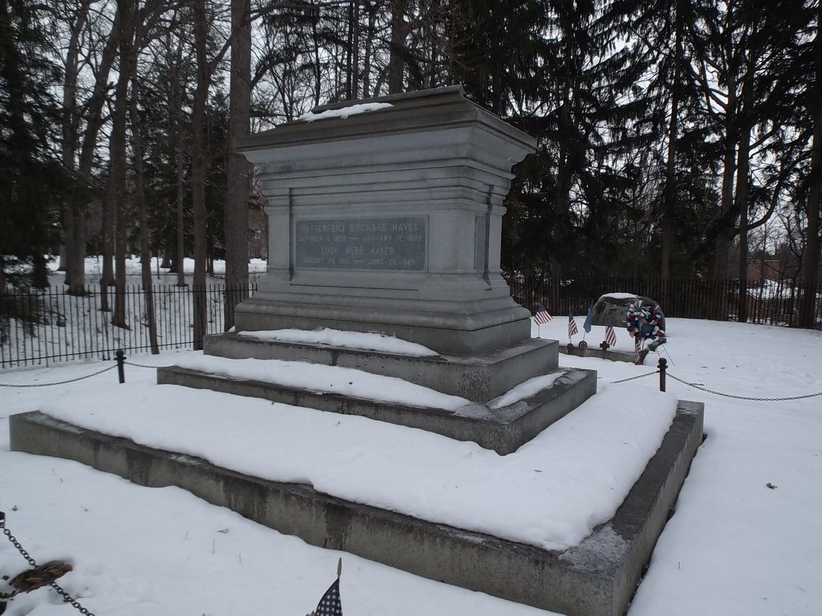 #28DaysofPresidentsGraves- Day 15 #FamousGraves- 19th President Rutherford B. Hayes who is buried at Spiegel Grove in Fremont, Ohio.
 
('Let's see your grave location pix')
 
#Presidents #POTUS #RutherfordBHayes #RBHayes #Ohio #Fremont #presidentsgraves #Cemeteries #NecroTourist