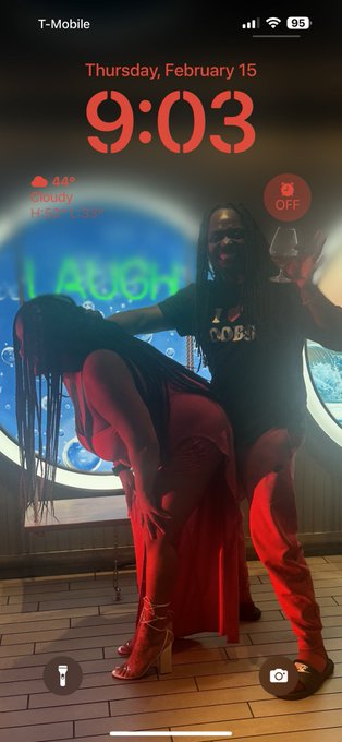 Literallyyyyyy the screen saver to my phone😍😍😍 https://t.co/4dar9fufDD