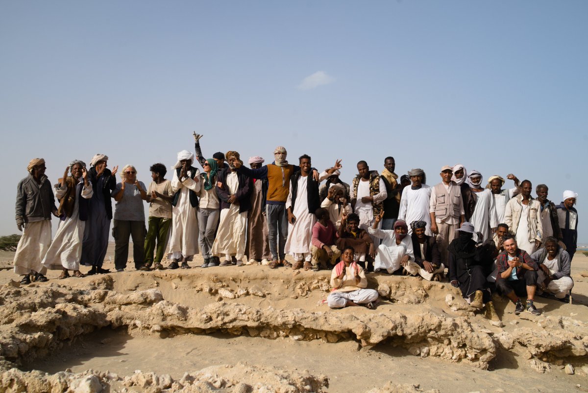 #PCMAinthefield Excavations in Berenike by the Red Sea are halfway through. The team is currently uncovering unique Late Antique tombs. 🔍⛏️ @PCMA_UW Find out more: pcma.uw.edu.pl/en/2023/04/22/… 🏺