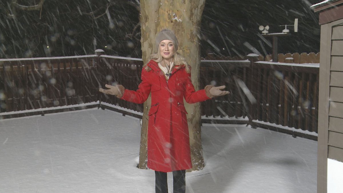 WXSamantha's tweet image. The difference one hour can make... #wmiwx