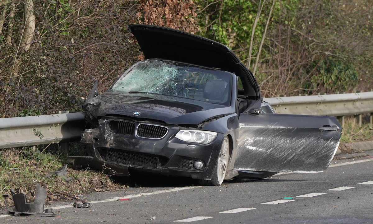 brightonsnapper's tweet photo. RTC A27 Fontwell to Arundel Eastbound @SussexRoadsPol at scene carrying out investigation work @SussexTW https://t.co/G0SnIp7Hg1