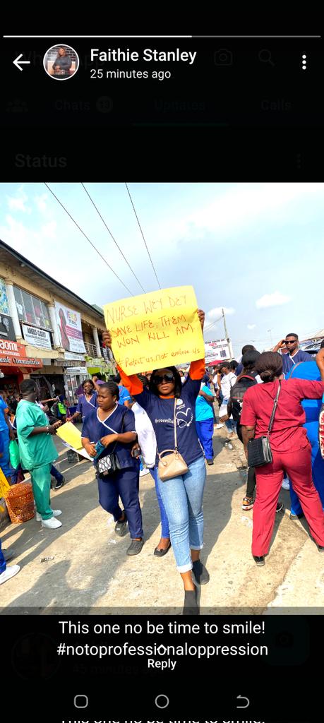call_me_Skelebe's tweet photo. @Nurse_thia1205 Exactly... Bayelsa has taken the lead,they came ready.Other states should not let this momentum die.
This is my friend,she is a nurse and I stand with her.
#IstandwithNURSES https://t.co/a09nd51Dov