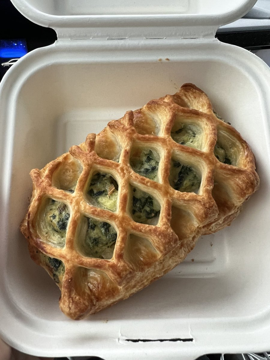 LHendersonReads's tweet image. Getting my day in Dearborn started right! Presenting at Wayne RESA maker summit today! @MakersResa #OneTroyMedia #MakerCenteredLearning