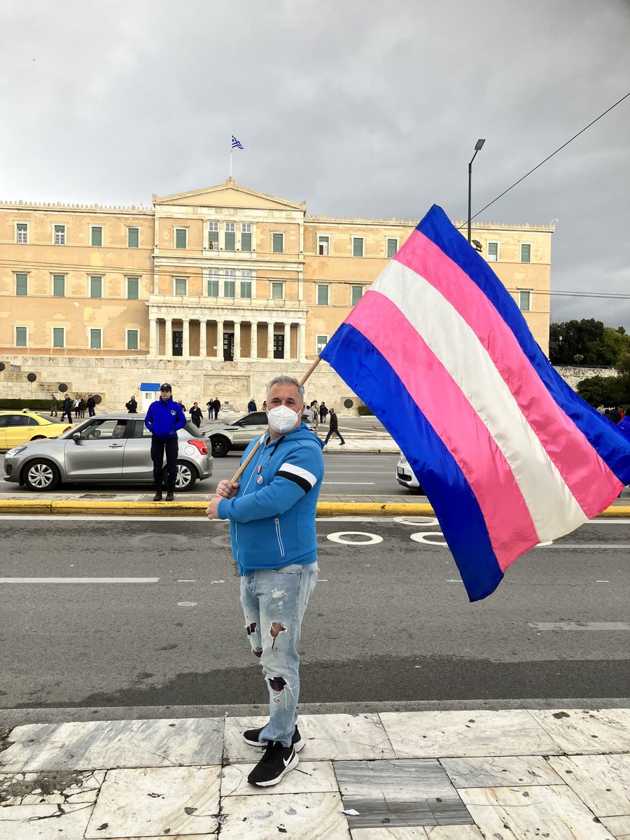 Dans quelques heures, les députés 🇬🇷 devraient légaliser le mariage homosexuel et le droit à l’adoption pour les couples de même sexe malgré l’opposition farouche de l’Eglise orthodoxe🏳️‍🌈