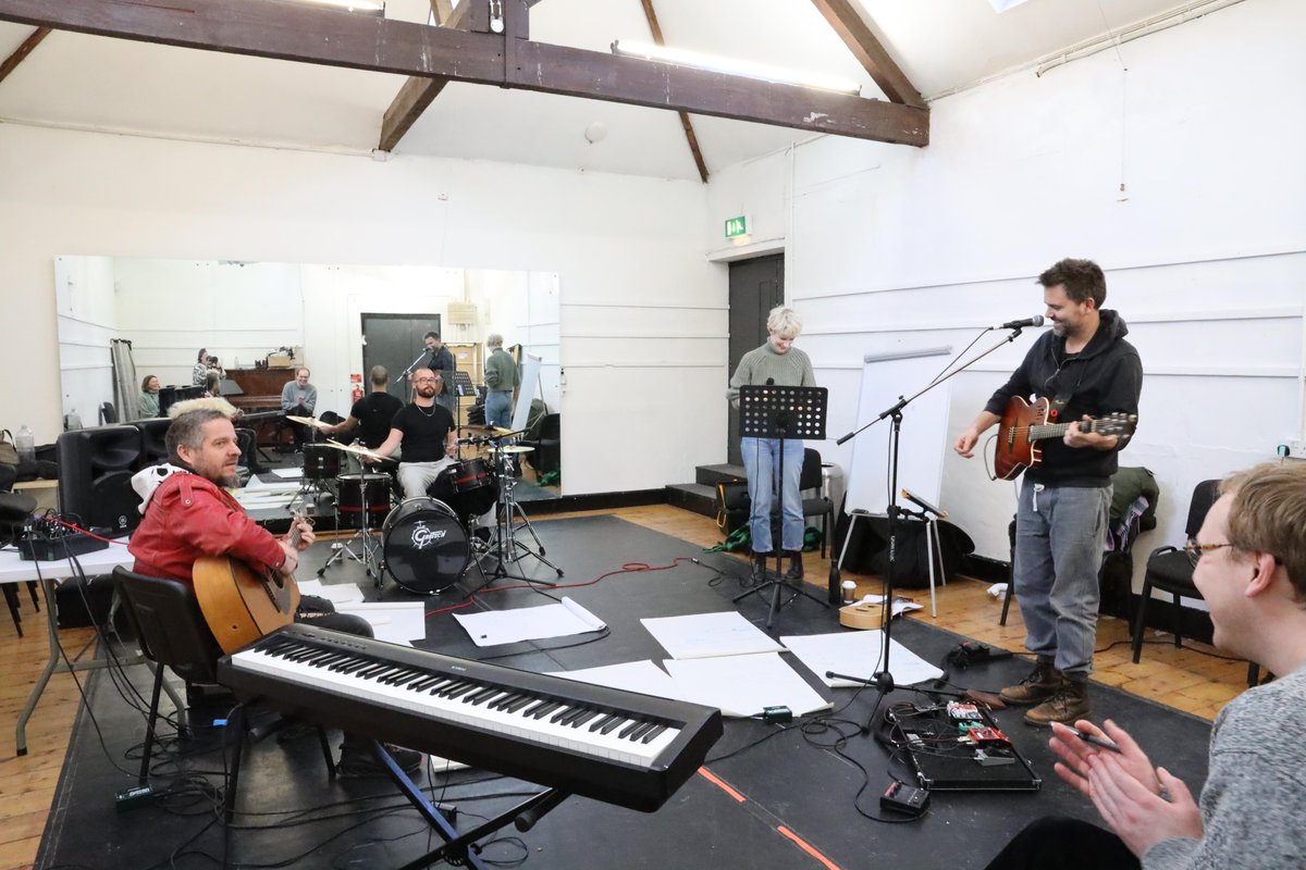 Written by Barney Norris, The Band Back Together is a new play remembering teenage dreams, rock 'n' roll and returning home.🎸

Barney shares his thoughts on how the opportunity to work with the Maltings encouraged him to write his first play in six years.
farnhammaltings.com/news/barney-no…