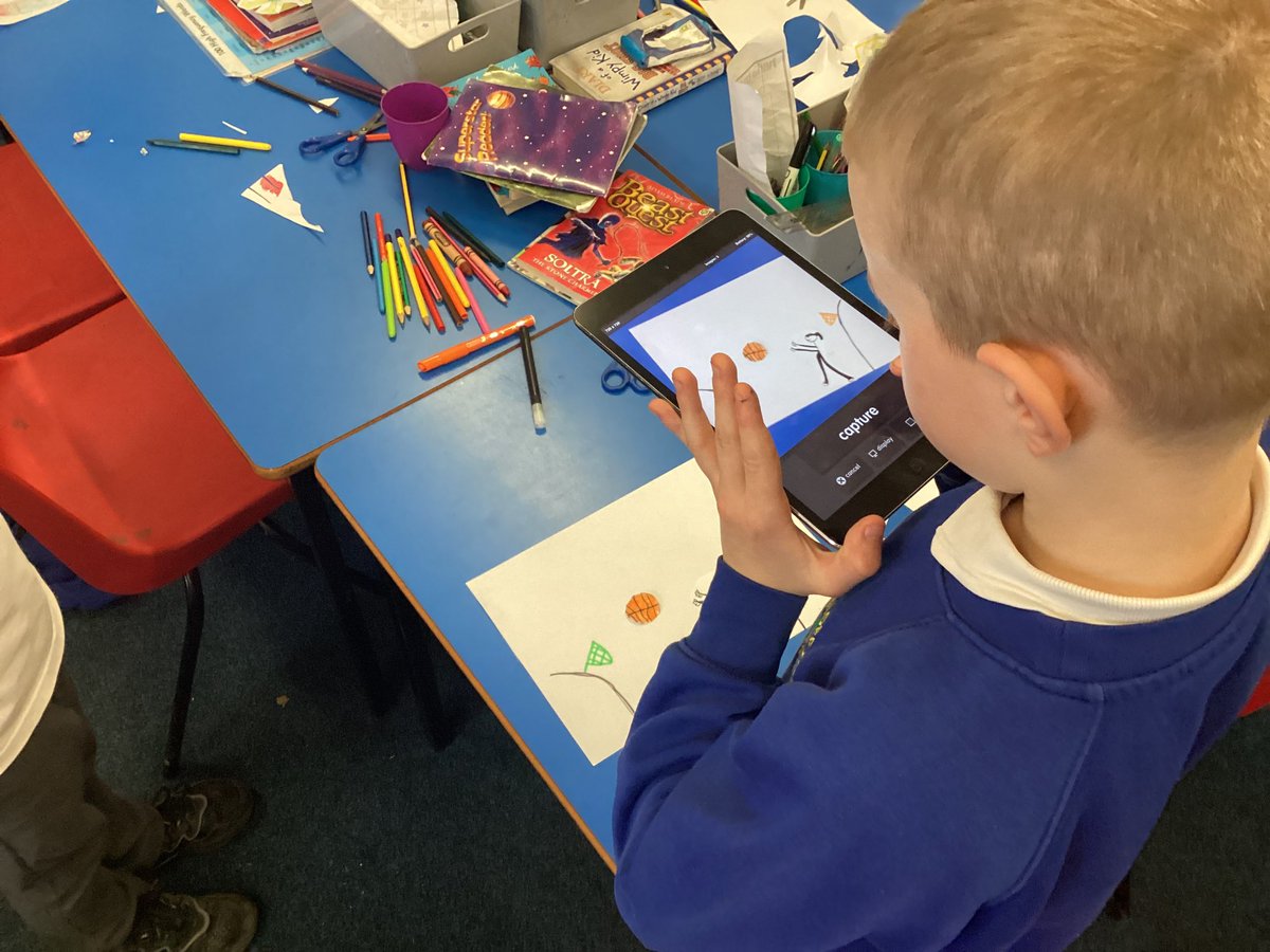 Burnopfield_sch's tweet photo. Year 3 Hazel are working hard to create stop frame animations in computing. #computingburnopfield https://t.co/OI8WxlirbO