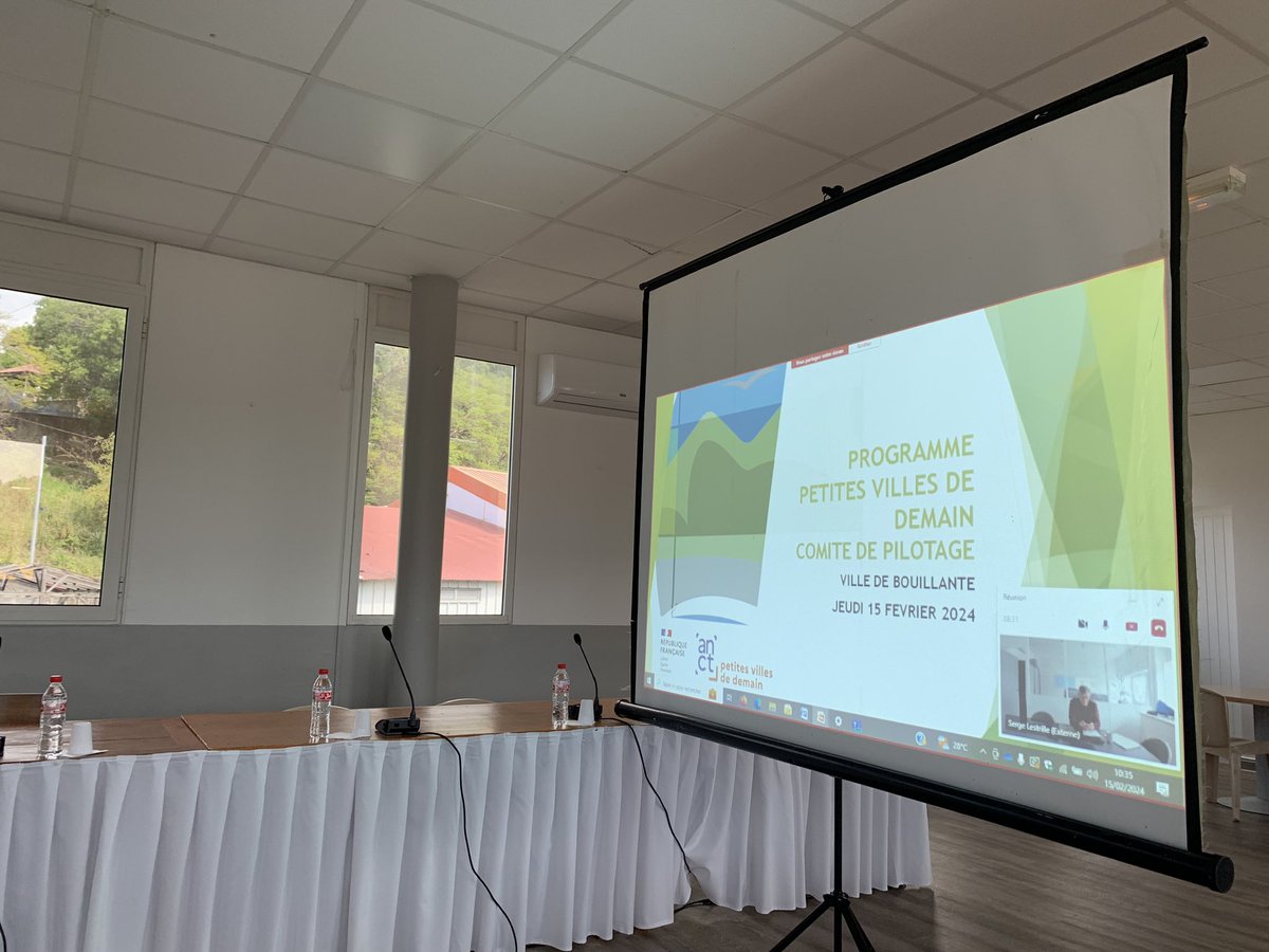 RUD_GP's tweet photo. Comité de pilotage « Petite ville de demain » de la Ville de Bouillante
#PVDBOU
Présentation de l’état d’avancement du programme : les actions en phases opérationnelles (présentation des partenaires : @Ag50P , @AFD_France , @Departement_971 @ademe #DÉAL971 #CAUE971 https://t.co/PxrO7MHtXl