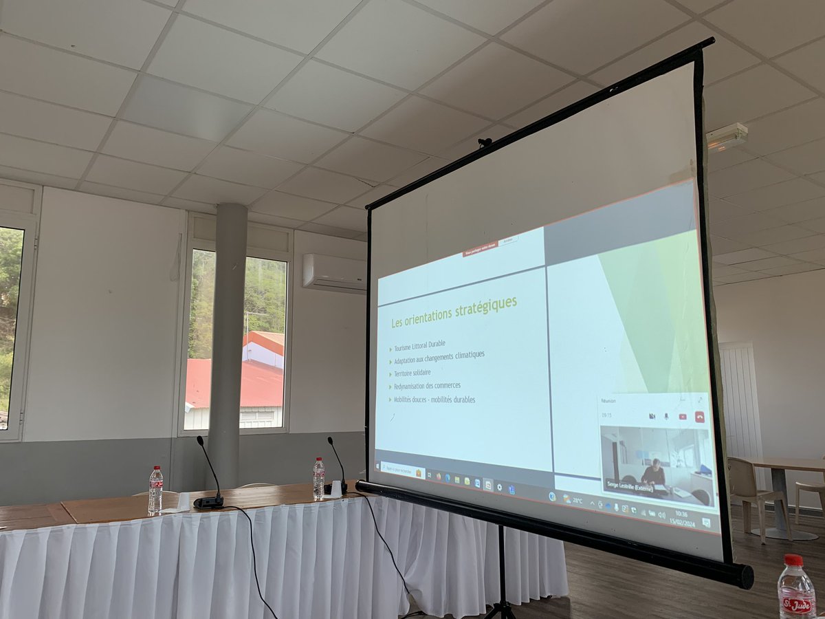 RUD_GP's tweet photo. Comité de pilotage « Petite ville de demain » de la Ville de Bouillante
#PVDBOU
Présentation de l’état d’avancement du programme : les actions en phases opérationnelles (présentation des partenaires : @Ag50P , @AFD_France , @Departement_971 @ademe #DÉAL971 #CAUE971 https://t.co/PxrO7MHtXl