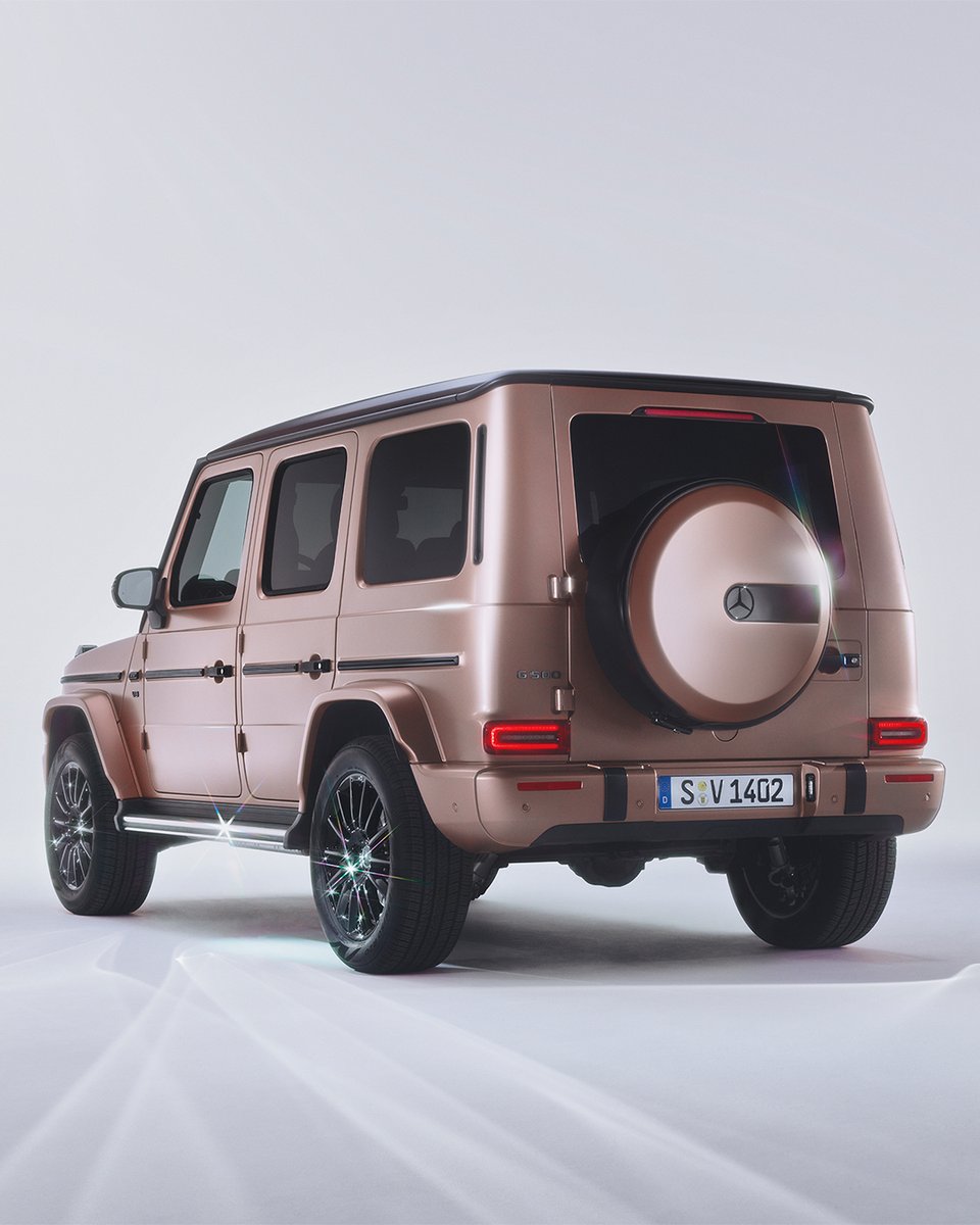 MercedesBenzME's tweet photo. تلفت الأنظار وتشعل القلوب: الفئة G بإصدار STRONGER THAN DIAMONDS.

اكتشف المزيد: https://t.co/cIQHAkTYvh

#MercedesBenzME #GClass #GClassDiamond #LoveThatLastsForever #StrongerThanTime #مرسيدس_بنز https://t.co/TuNt3hRfuf