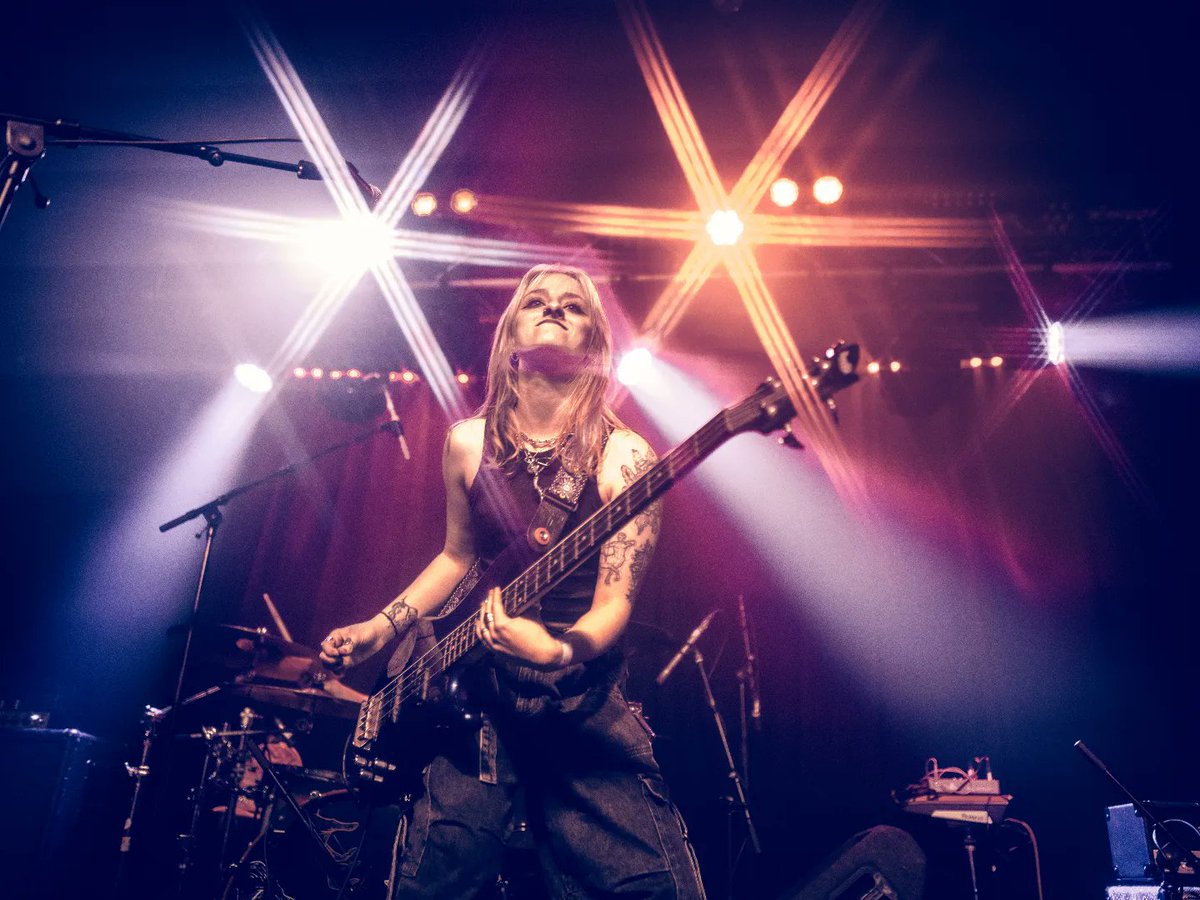 Big up Estie Booley for these pics of our show at @OsloHackney last week! Next week we play two shows with @thelosingscore to celebrate 5 years of their EP Still Waiting for Things to Get Better 🤟🌼 21.02 Bear Cave, Bournemouth (FREE SHOW) 23.02 Moor Vaults, London