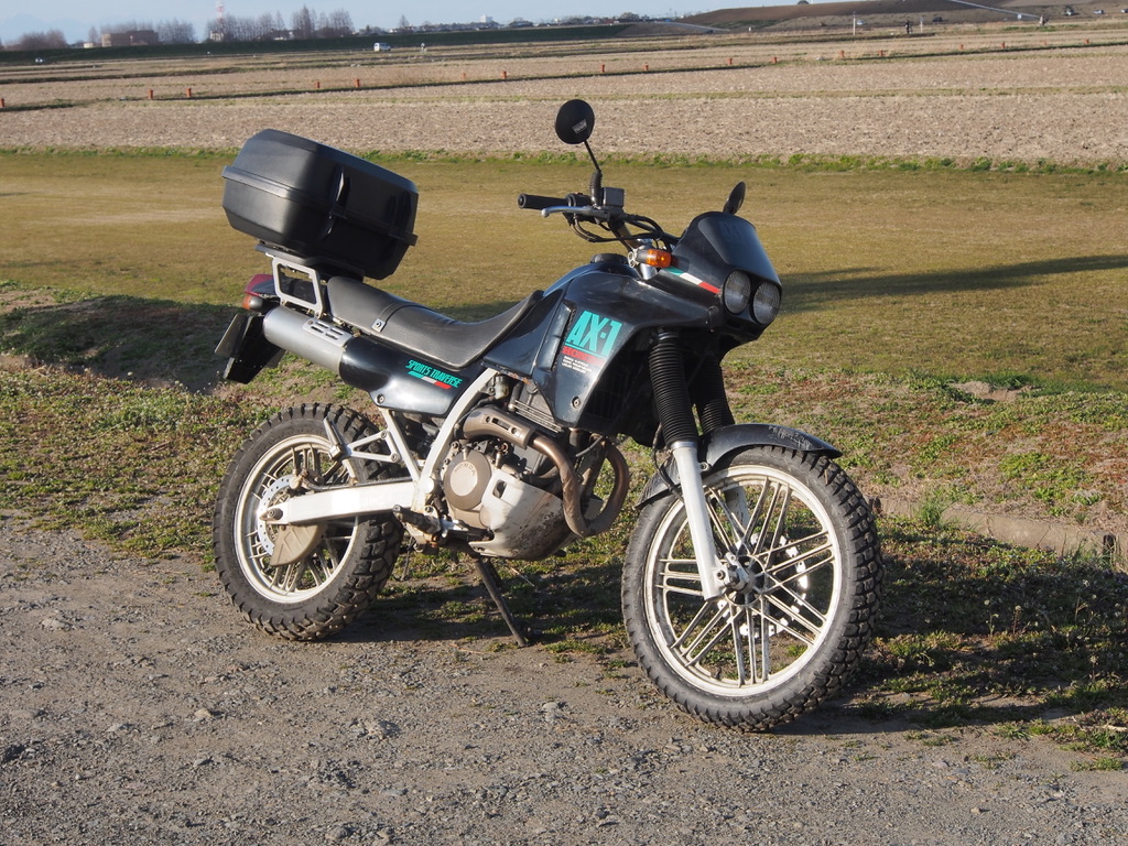 「#愛車のノーマルと現在の比較 AX-1→NX250シートから下はAX-1のまま。」|しなののイラスト