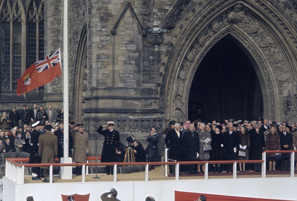 Today in 1965, thousands of Canadians gathered on Parliament Hill as the Canadian Red Ensign was lowered and, at the stroke of noon, the new National Flag of Canada was hoisted. 🍁 #cdnpoli #cdnhist #flagday