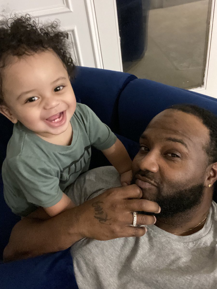 ChinxColeone's tweet photo. A father & an uncle. What I’m sworn to be. What I strive to protect. Now you see why I push myself so hard even in what I do as a Service Technician #GirlsDad #ProudUncle #TheirHero #SelfMadeKing https://t.co/30BolVE5T6