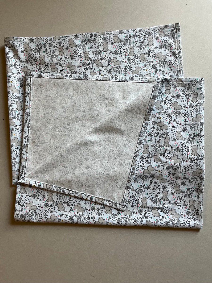 CorneliaLincoln's tweet photo. https://t.co/5MkK5rHvNL Hippo blanket &amp; burps available! #babyshowergift https://t.co/M29Gvk4qn7