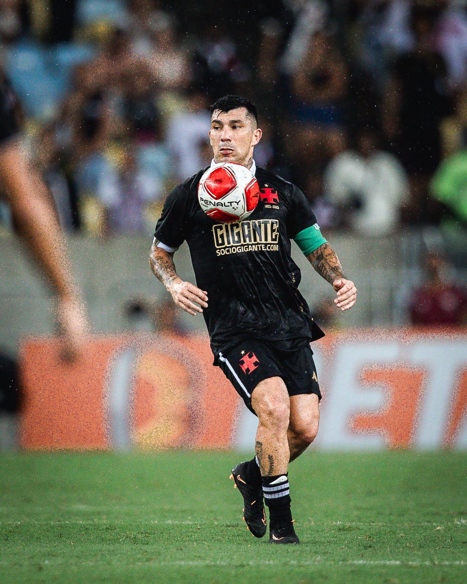 MedelPitbull's tweet photo. Aconteça o que acontecer sigo orgulhoso desse time que ontem teve uma bela atuação em campo, mas infelizmente tivemos alguns erros de arbitragem que impediram de sairmos com a vitória 
Seguimos em frente e obrigada mais uma vez a torcida pelo apoio de sempre
@VascodaGama 

#gigantedacolina🖤🤍
#GM17 🐶