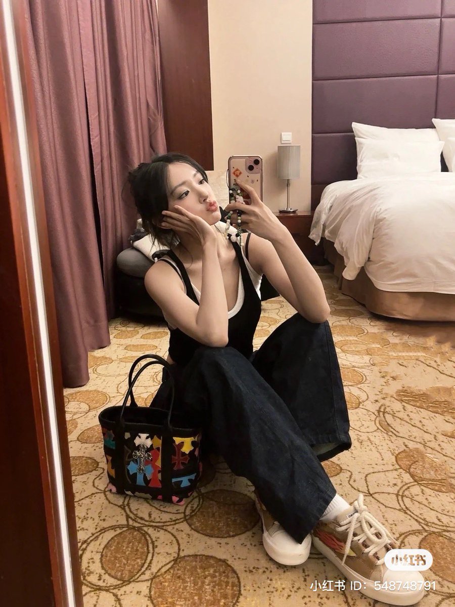 xiaoxiaomiii_'s tweet photo. #ChengXiao xhs update 

“Some random snapshots” 

#程潇 https://t.co/1as0nvpN4W