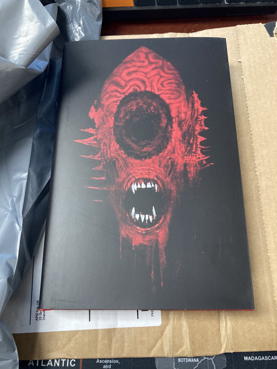 Dave_Aklo's tweet photo. New book day courtesy of Ritual Limited.
It’s too beautiful. As much as I’d like to keep it mint, I’m gonna have to crack 💥 it open fully so I can dig in.
Cosmic horrors await…
#rituallimited https://t.co/YuC4HA1Vl4